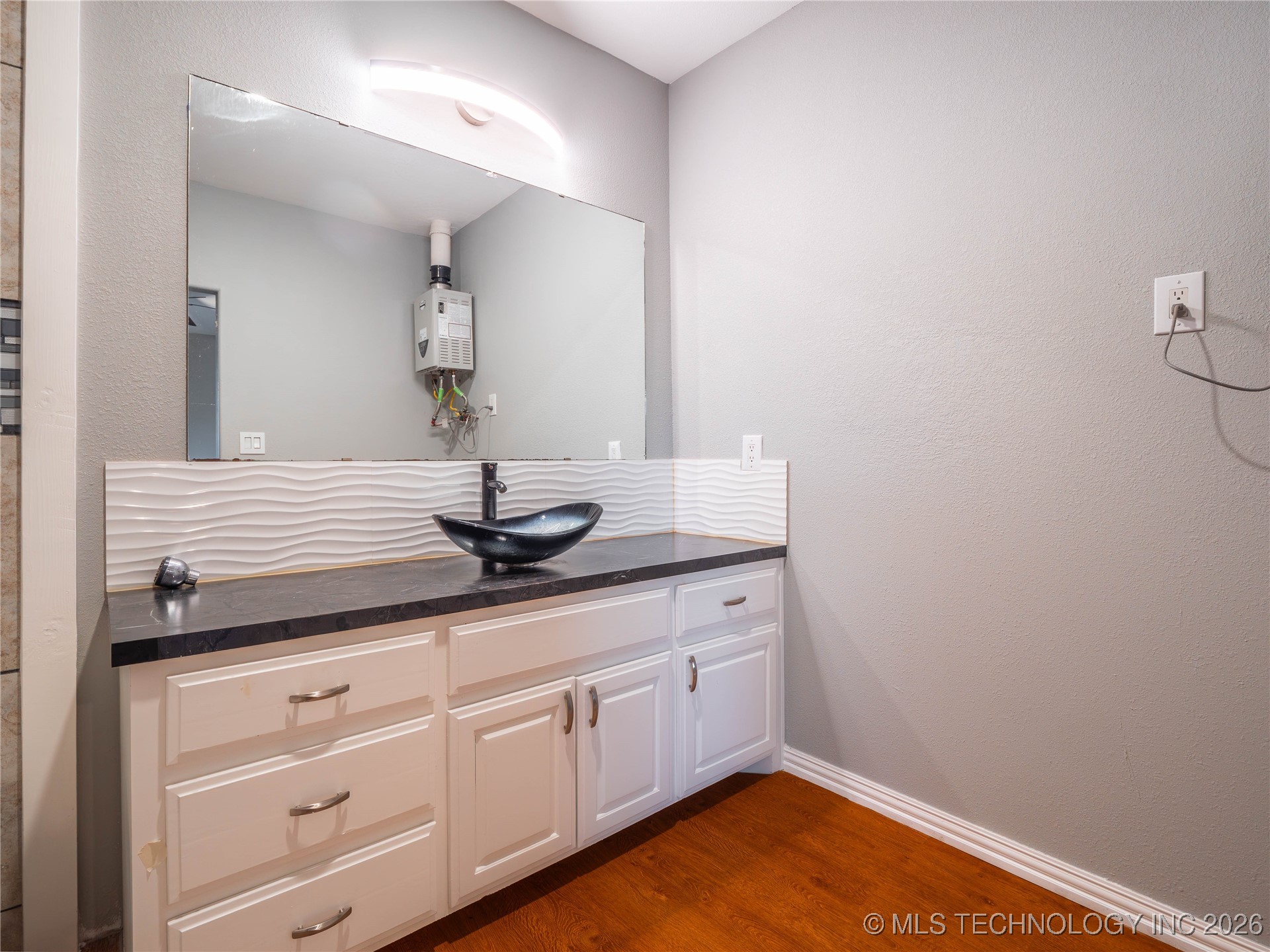 3310 S Main Street Property Photo 24