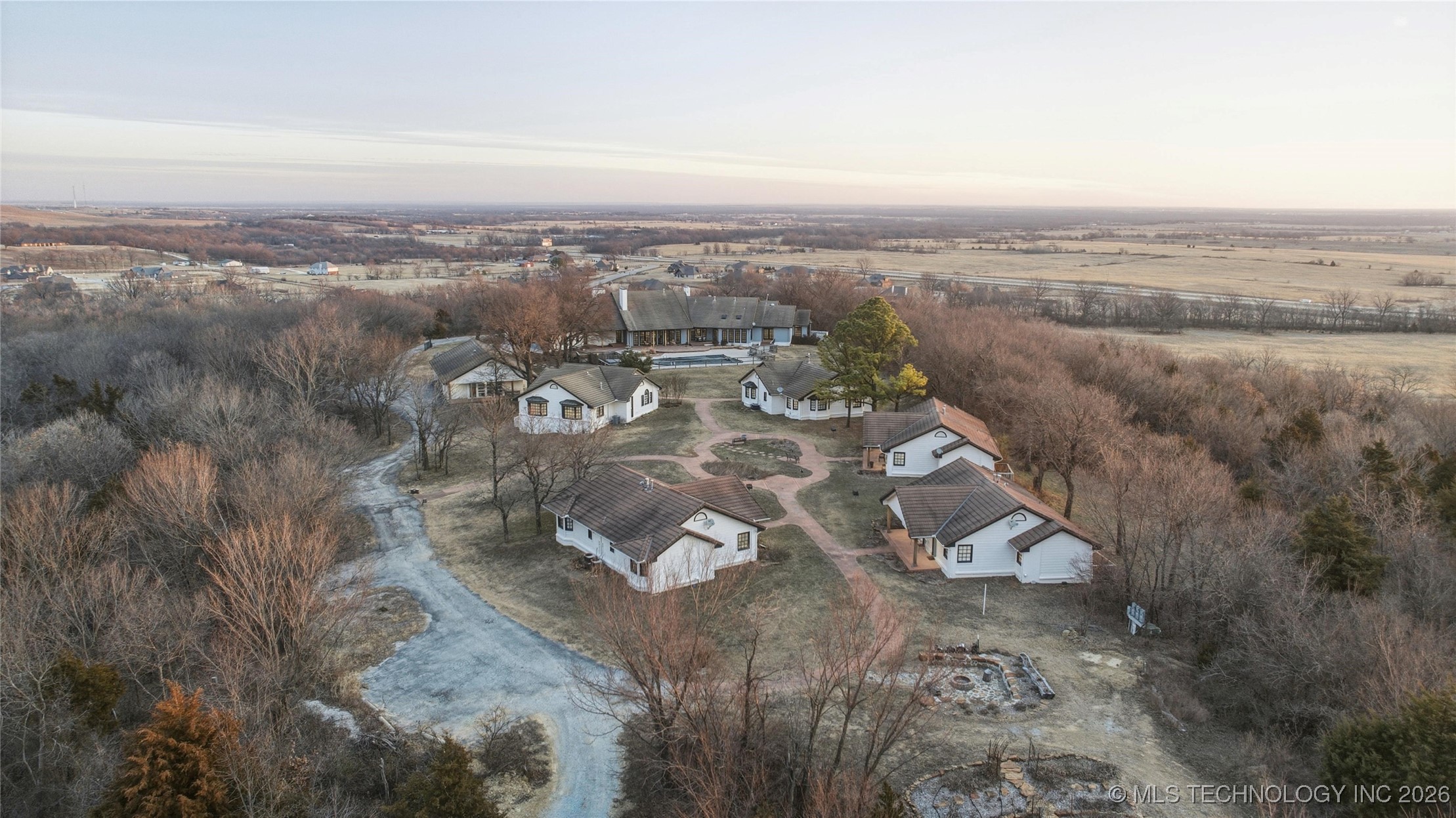 38009 Us Hwy 75 Property Photo 3
