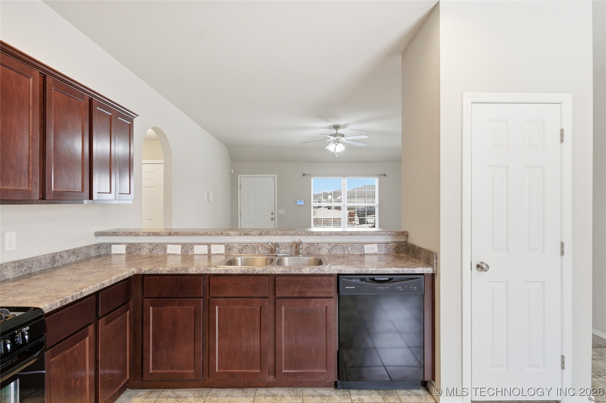 24878 E 93rd Court S Property Photo 8