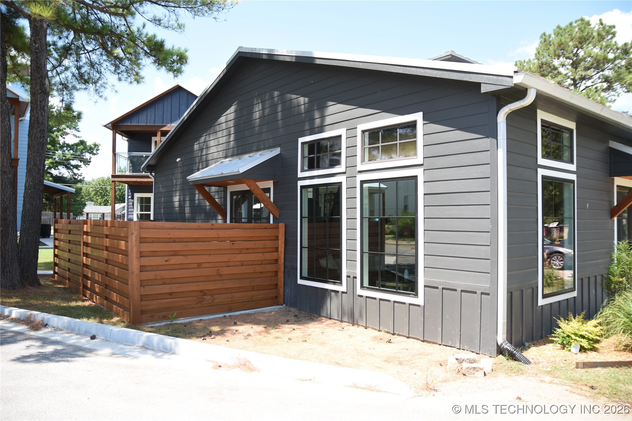 37094 S Cliff Crest Drive Property Photo 3