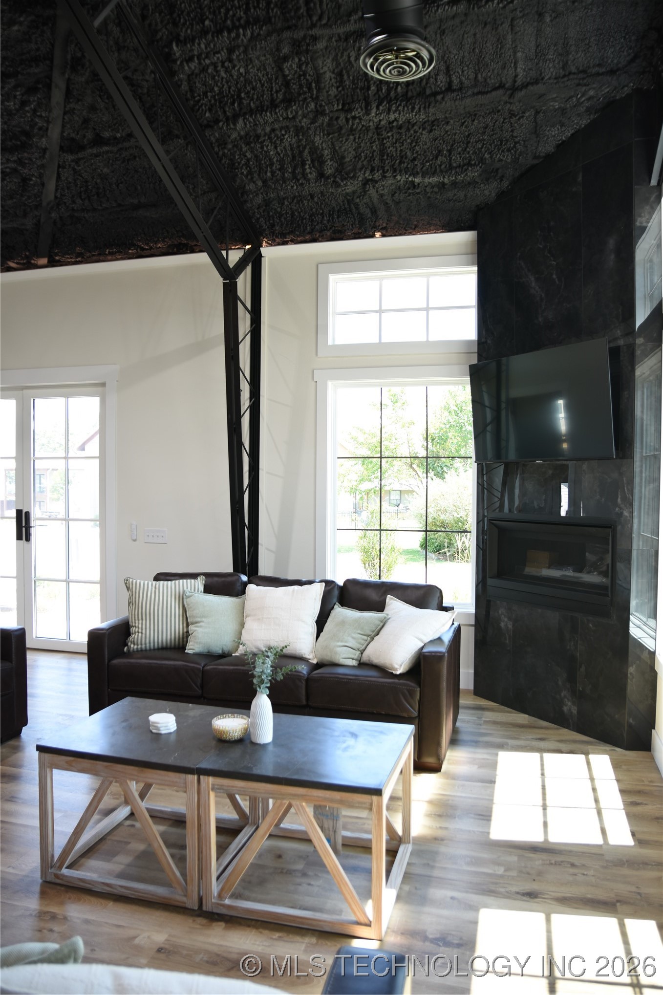 37094 S Cliff Crest Drive Property Photo 12