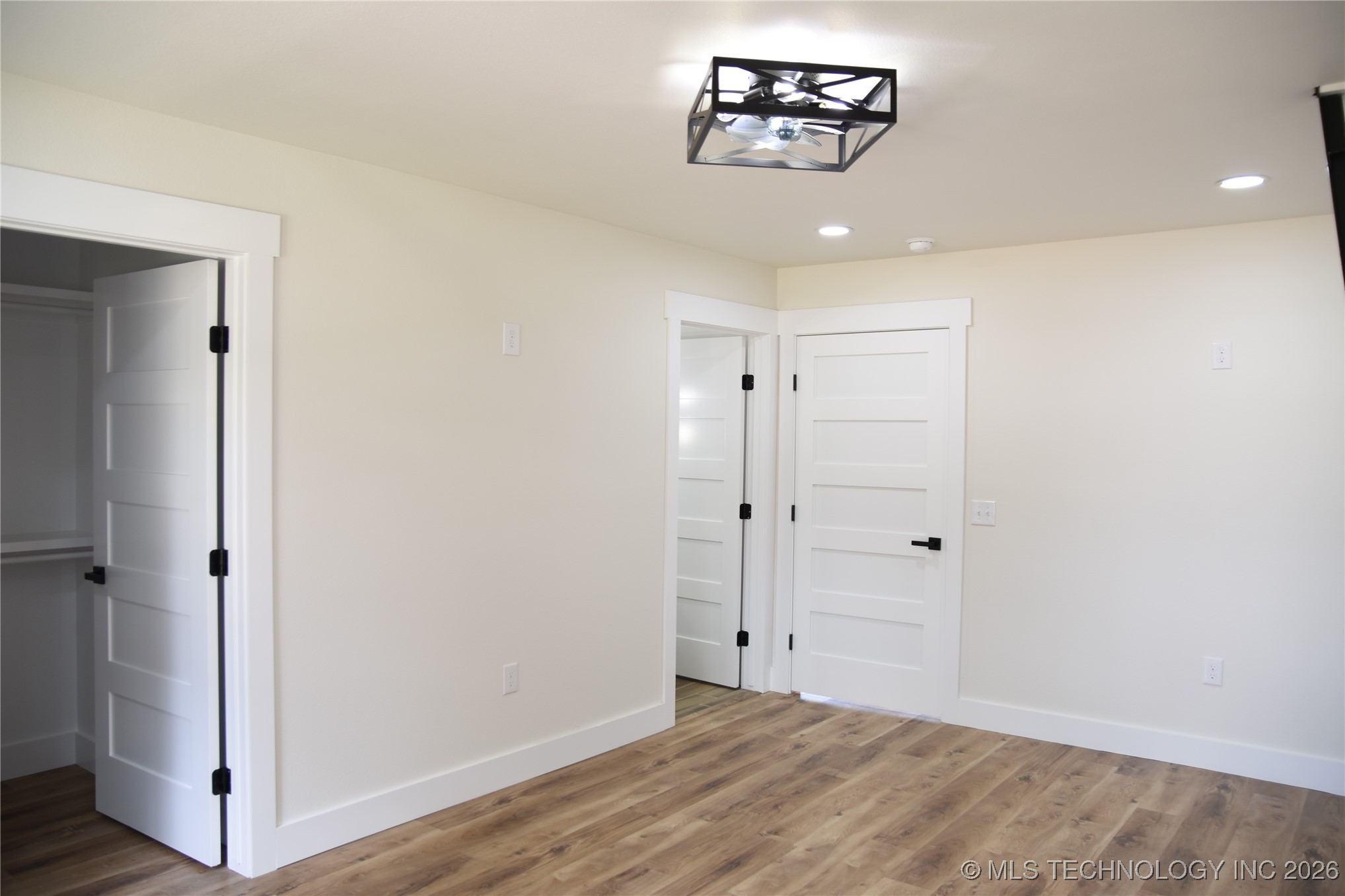 37094 S Cliff Crest Drive Property Photo 23