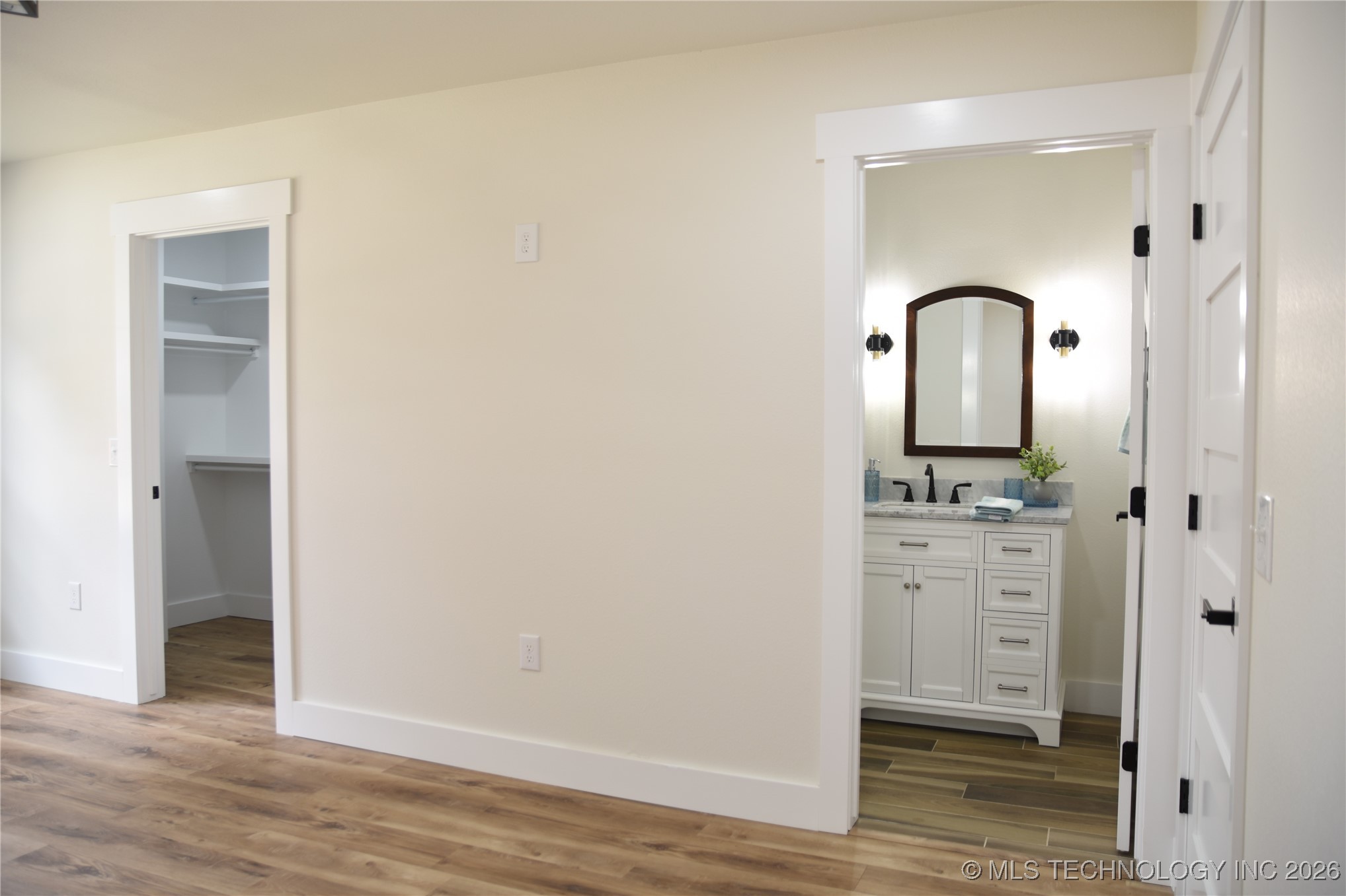 37094 S Cliff Crest Drive Property Photo 24