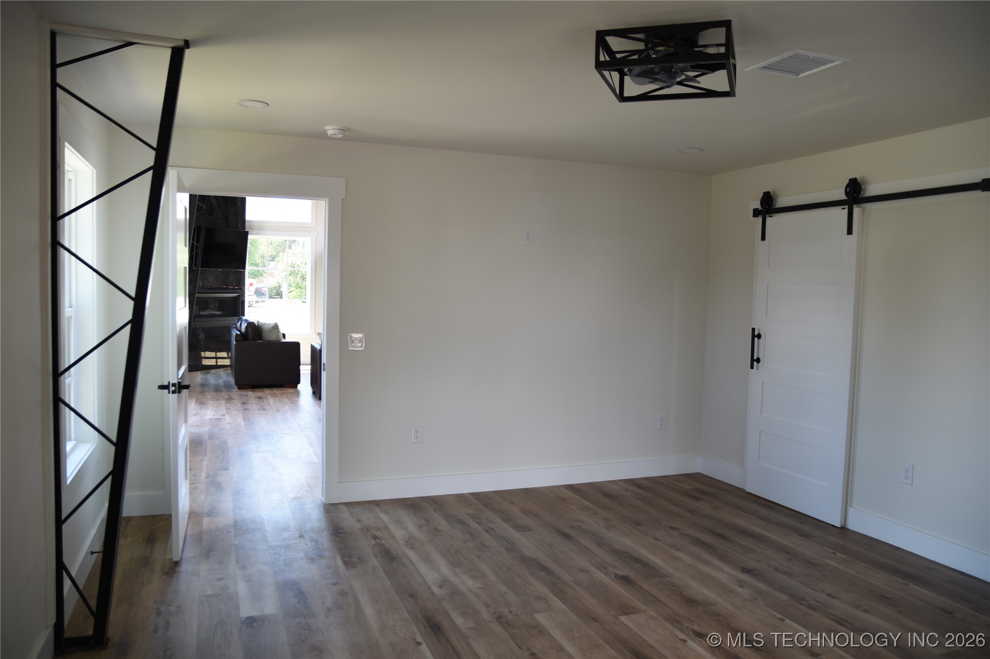 37094 S Cliff Crest Drive Property Photo 33