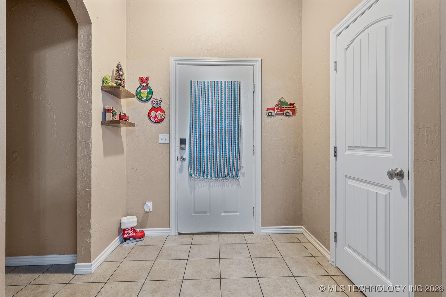 4627 Lakeshore Drive Property Photo 3