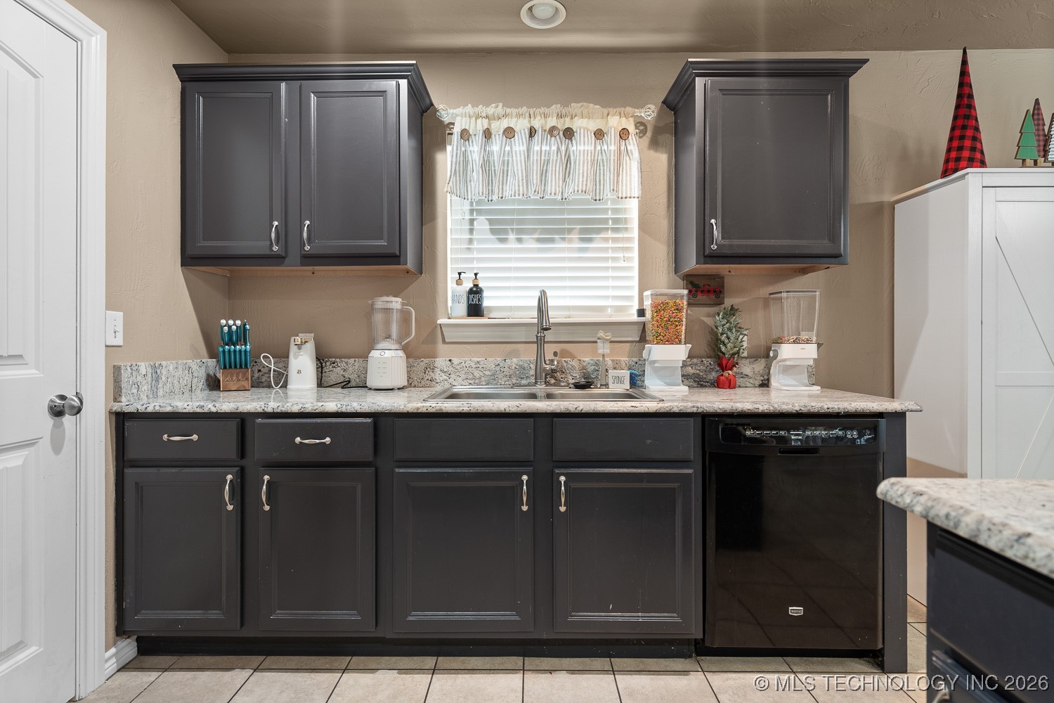 4627 Lakeshore Drive Property Photo 13