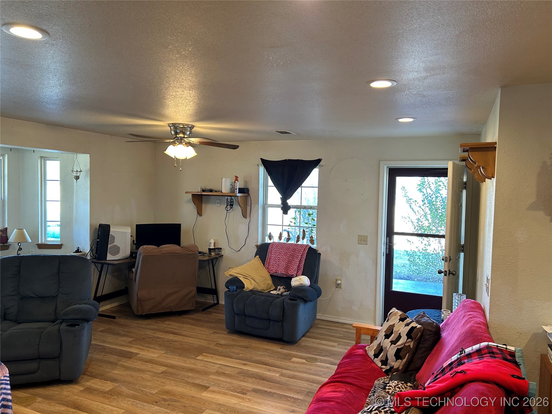 25044 S 145th E Property Photo 2