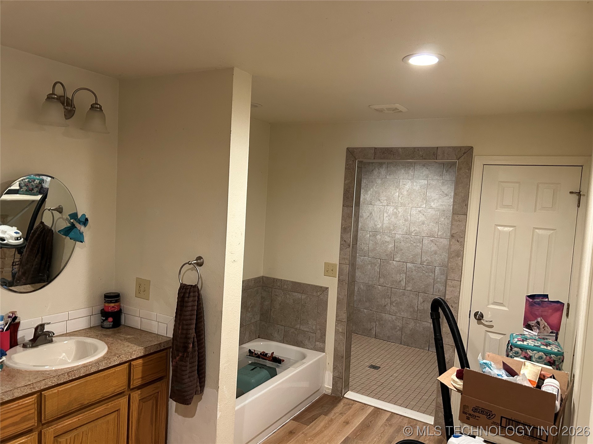 25044 S 145th E Property Photo 6