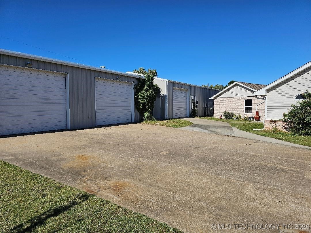 11016 N 160th East East Avenue Property Photo 3