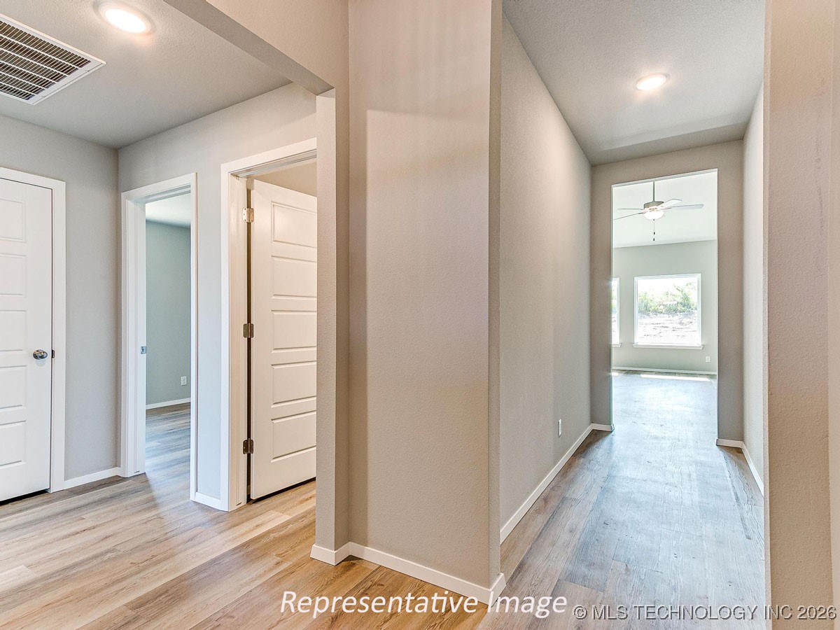 12452 S Lakewood Avenue Property Photo 3