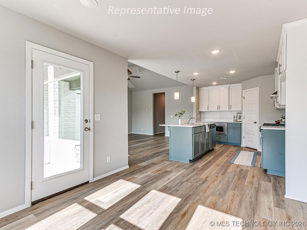 12452 S Lakewood Avenue Property Photo 8