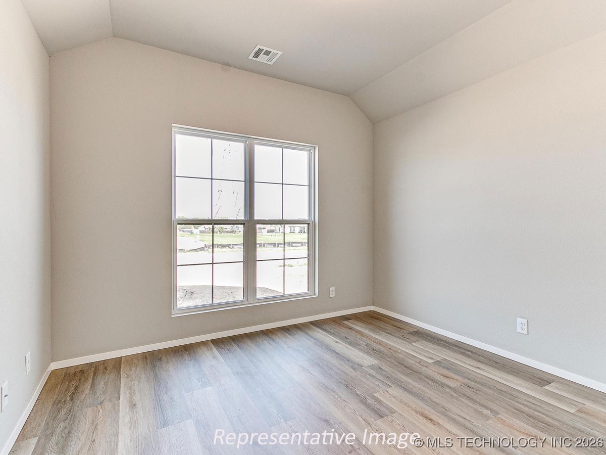 12452 S Lakewood Avenue Property Photo 16