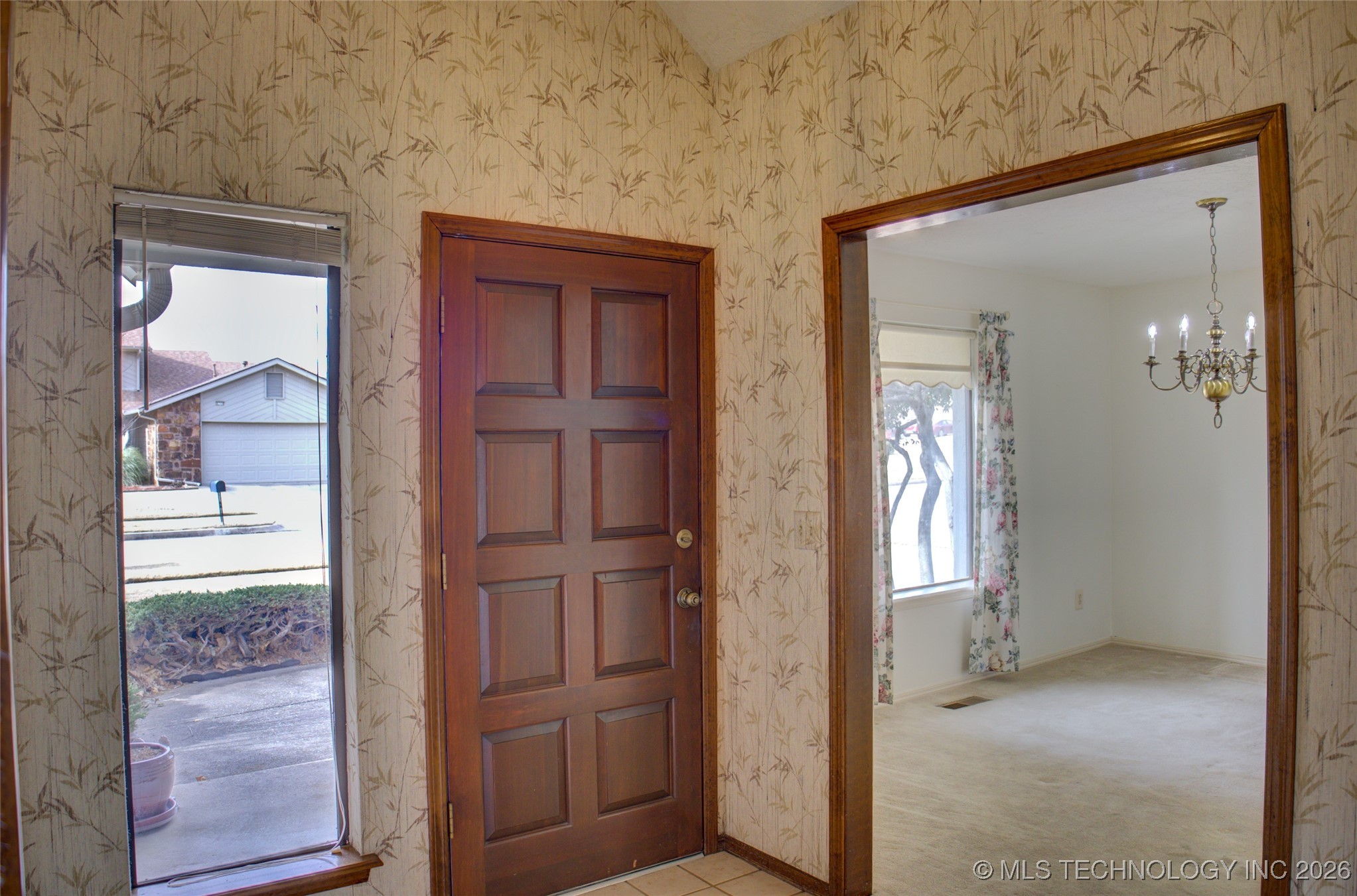 8305 S 5th Street Property Photo 4