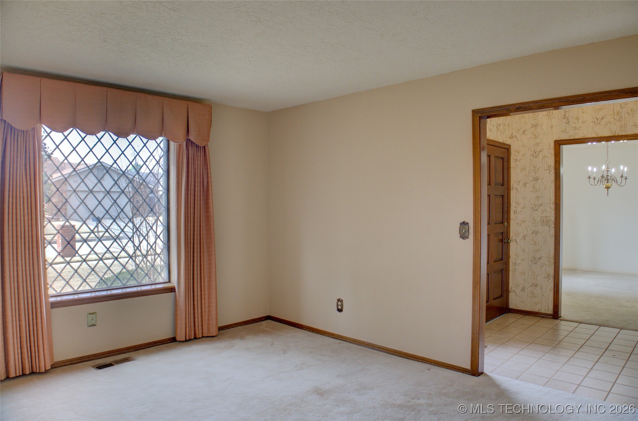 8305 S 5th Street Property Photo 8