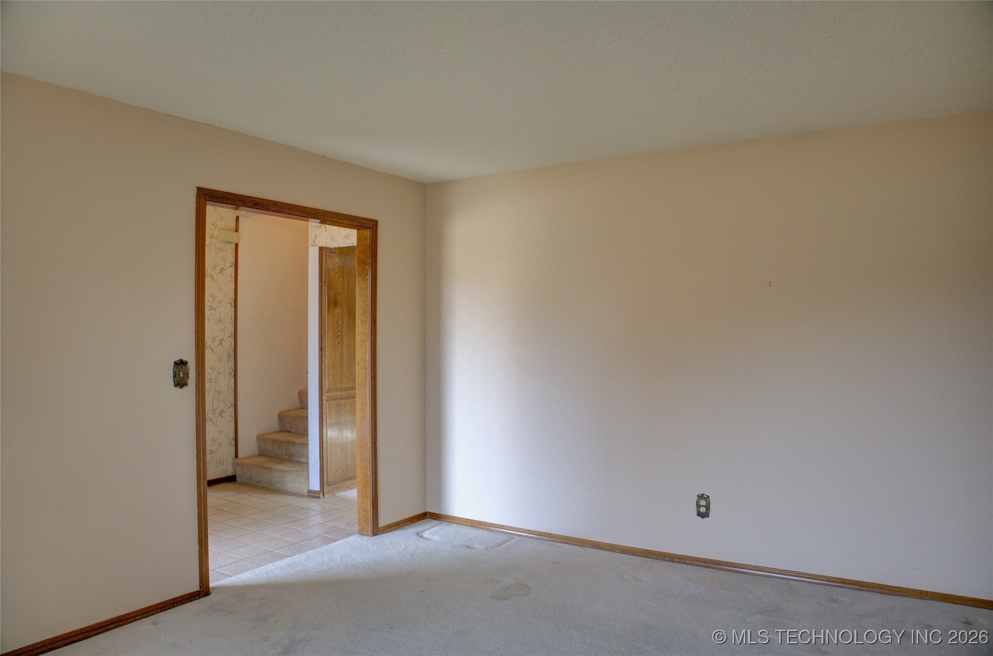8305 S 5th Street Property Photo 9