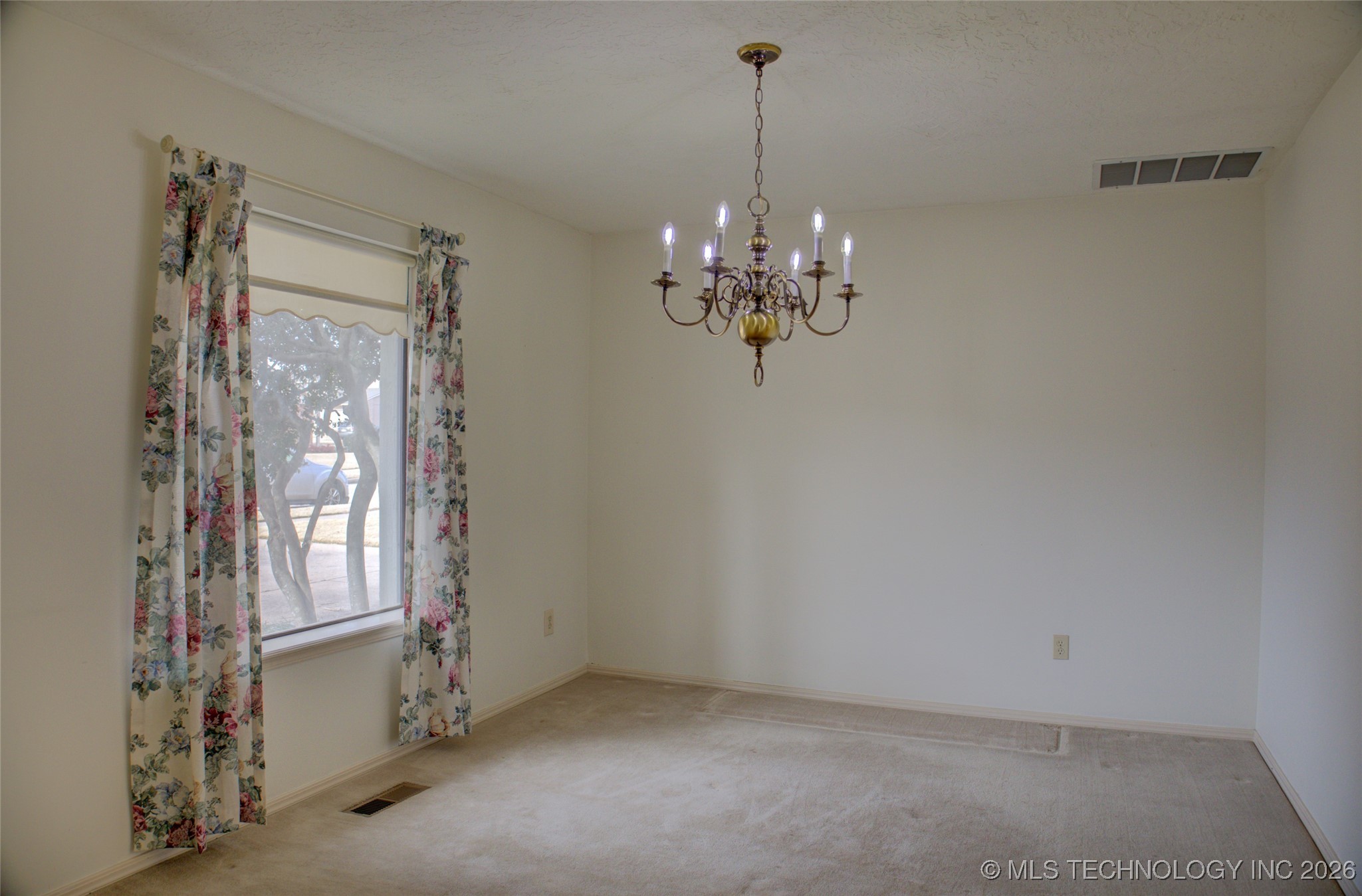 8305 S 5th Street Property Photo 10