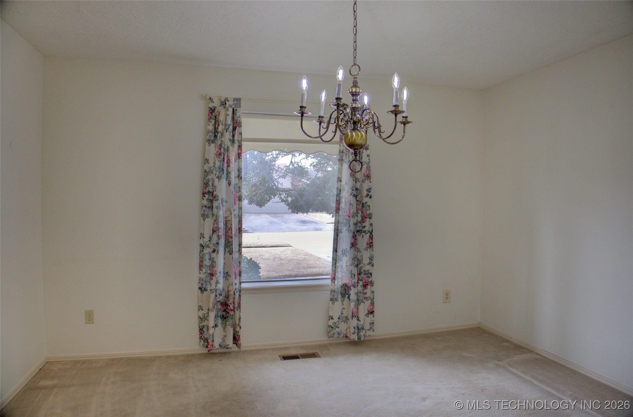 8305 S 5th Street Property Photo 11