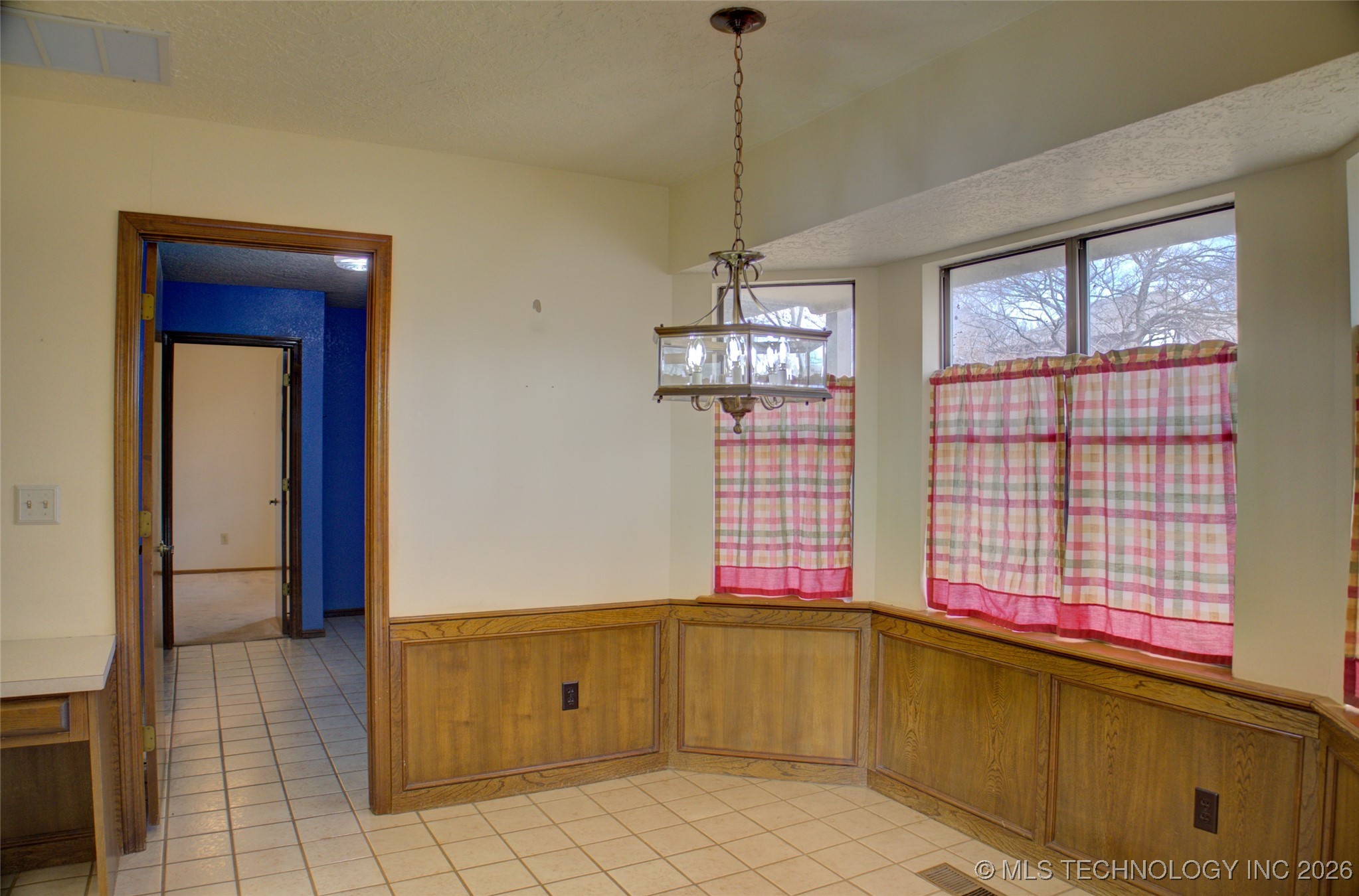 8305 S 5th Street Property Photo 28