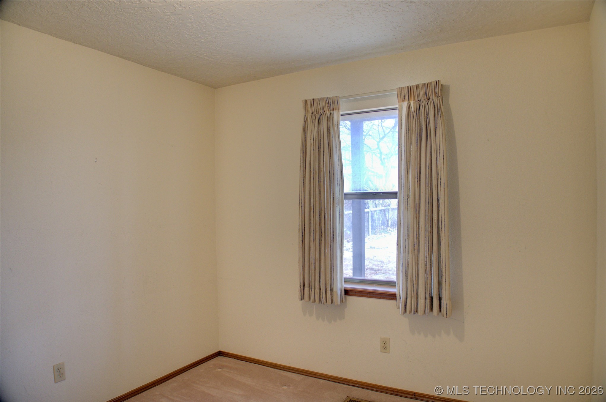 8305 S 5th Street Property Photo 33