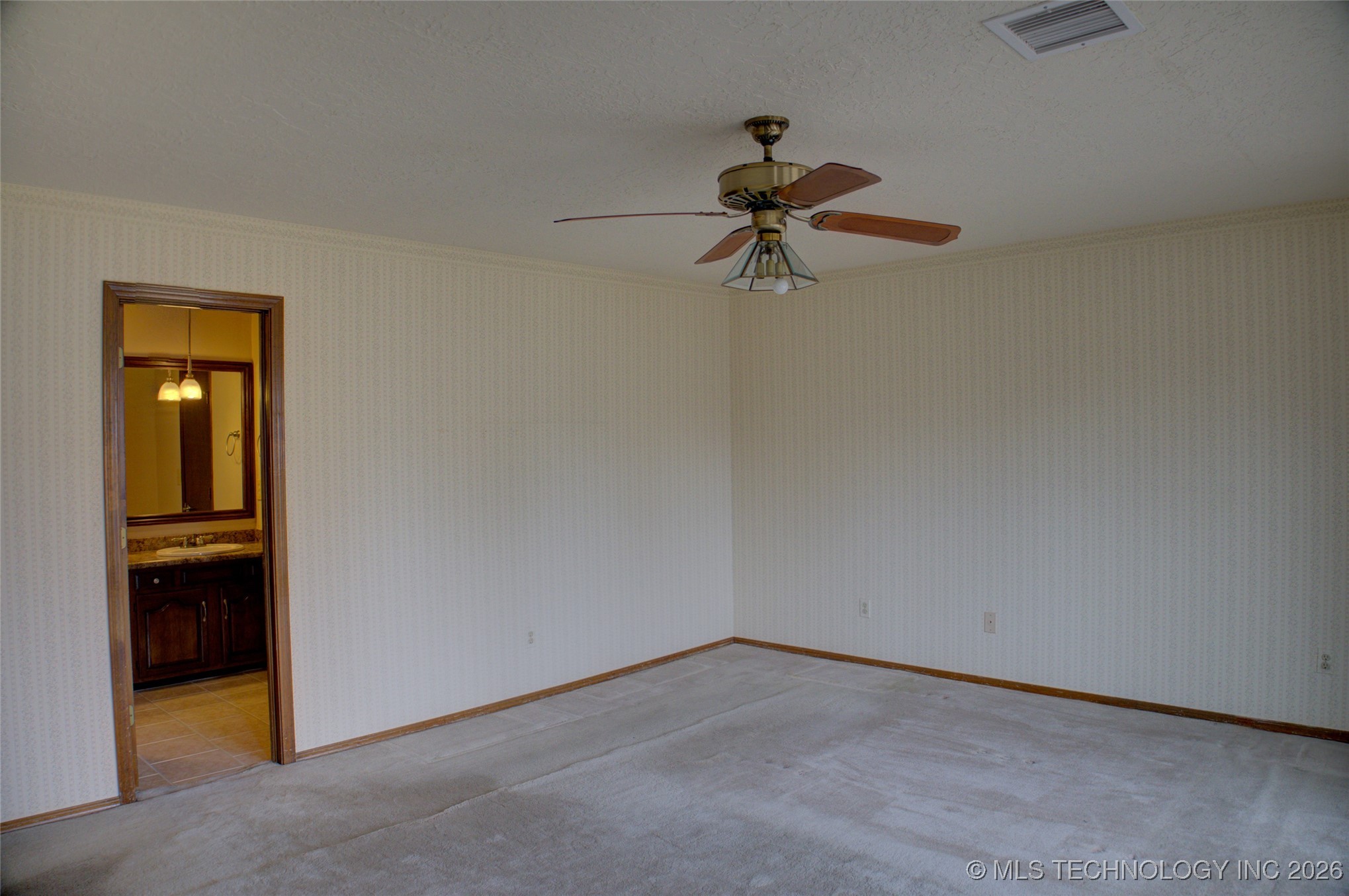 8305 S 5th Street Property Photo 39