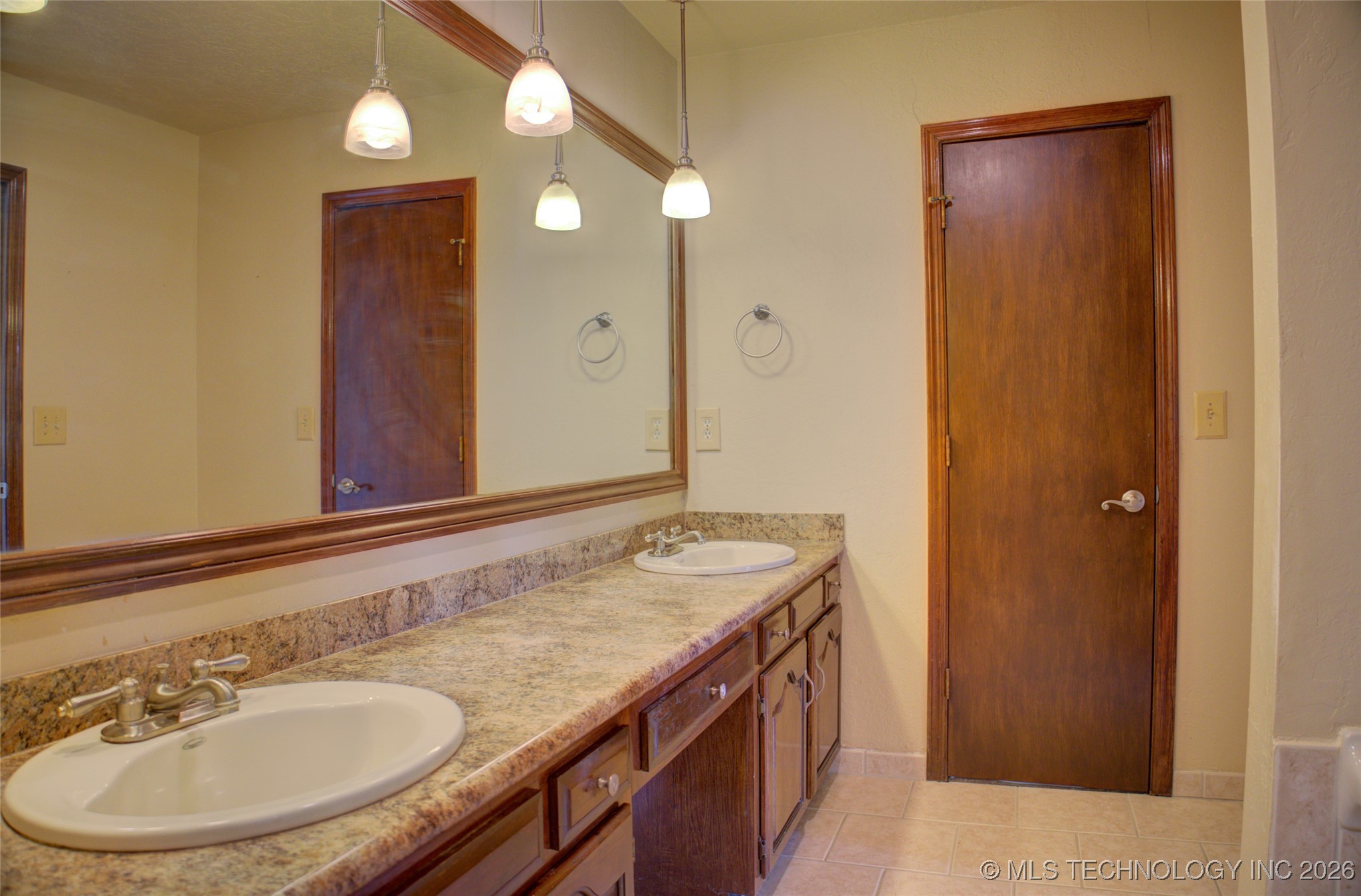 8305 S 5th Street Property Photo 43