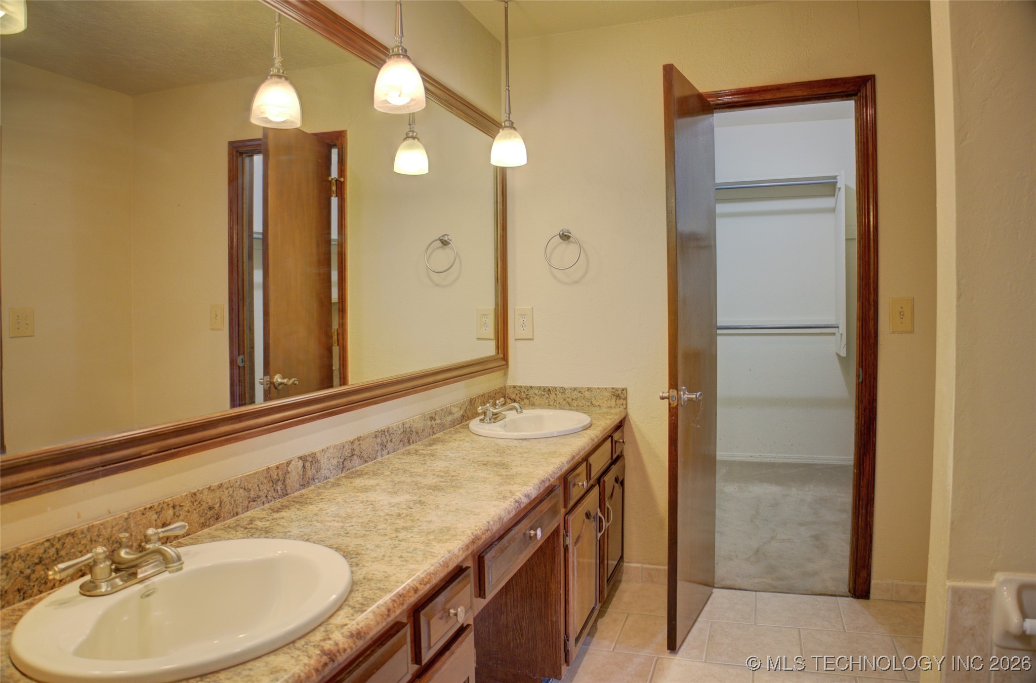 8305 S 5th Street Property Photo 44