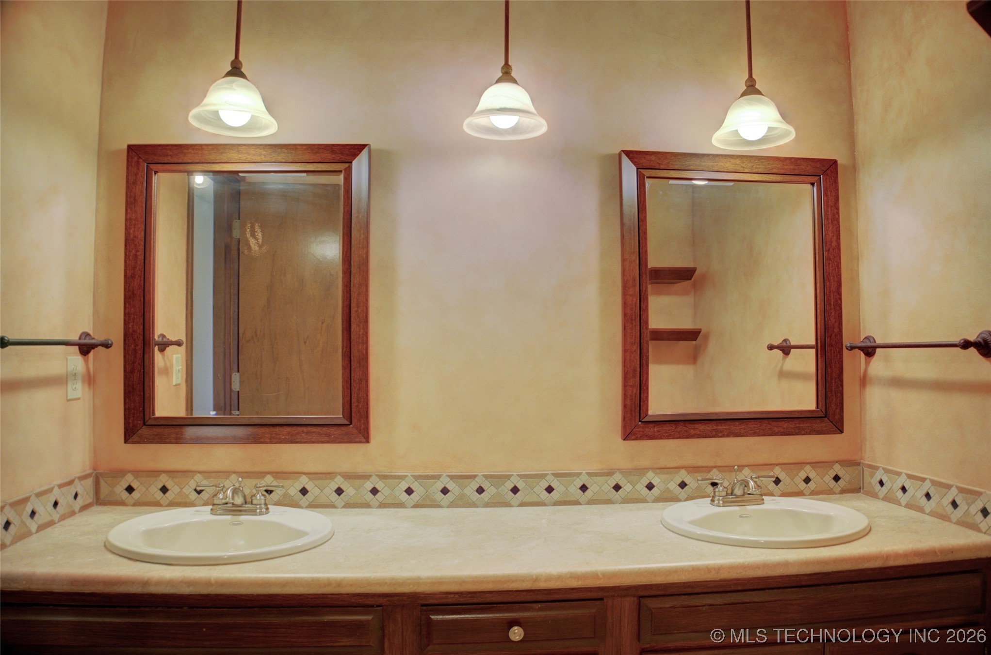 8305 S 5th Street Property Photo 56