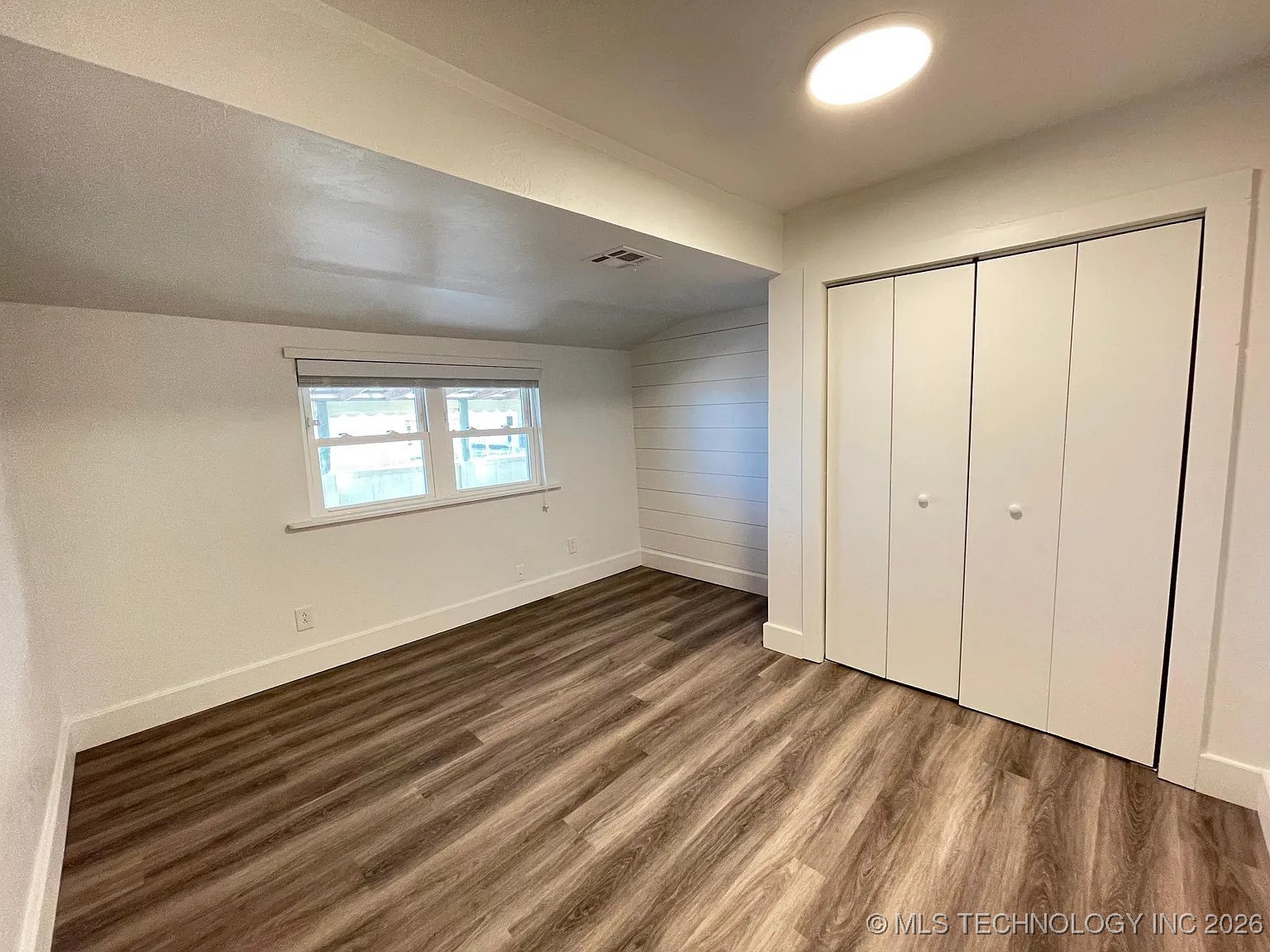 1515 E Oak Street Property Photo 10