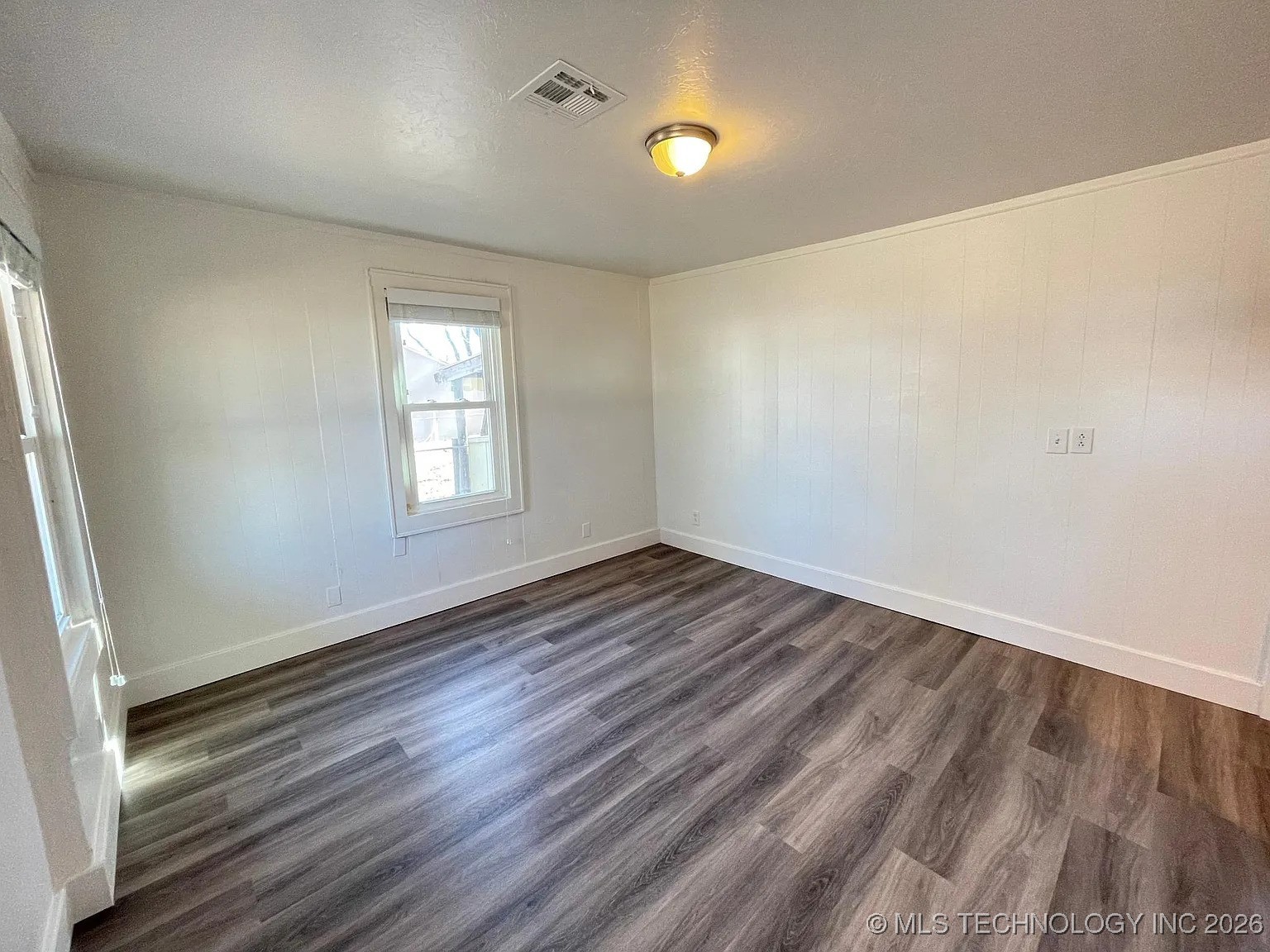 1515 E Oak Street Property Photo 13