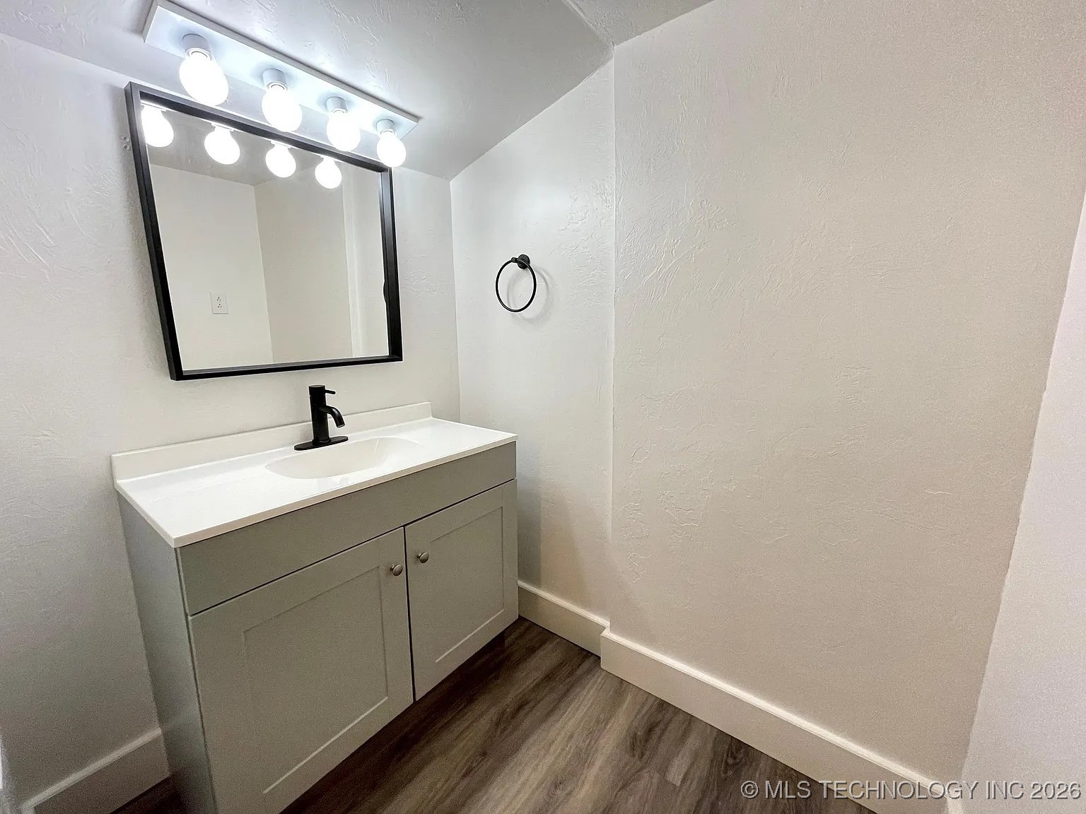 1515 E Oak Street Property Photo 14