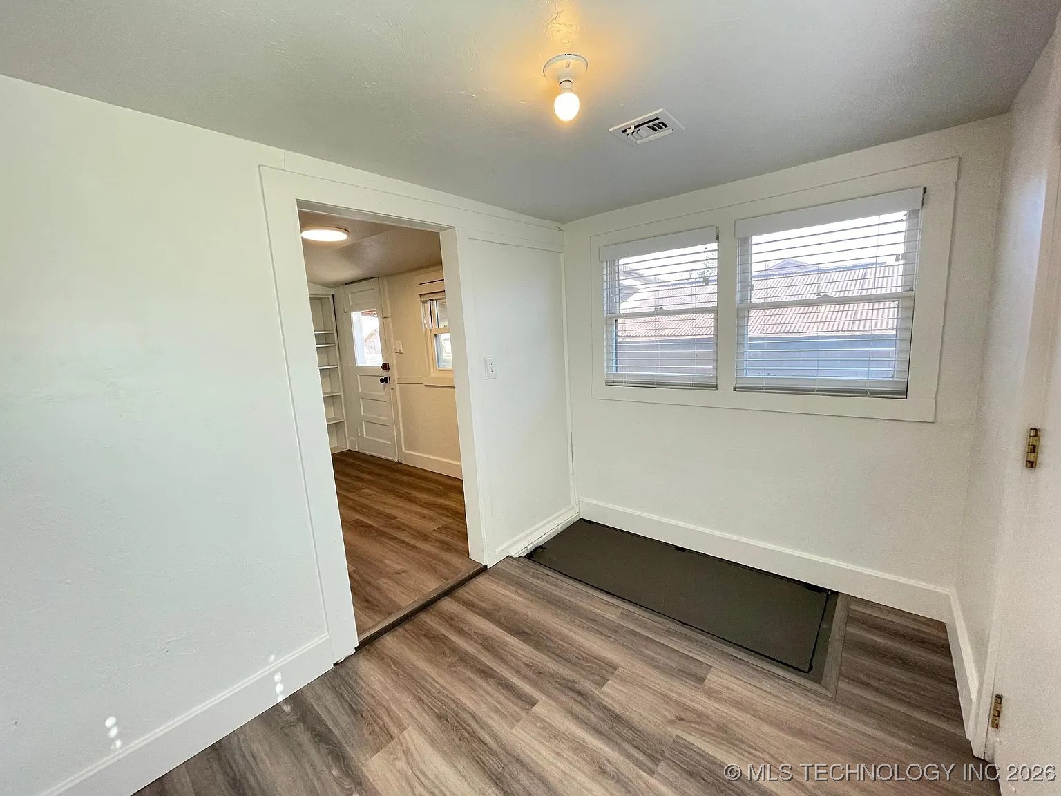 1515 E Oak Street Property Photo 21