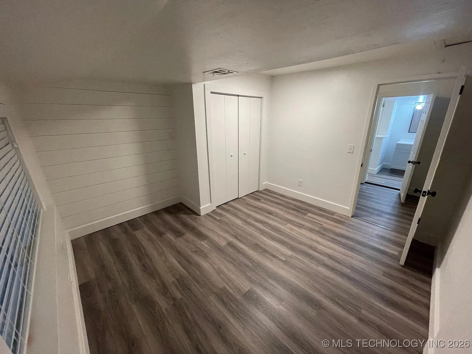 1515 E Oak Street Property Photo 23