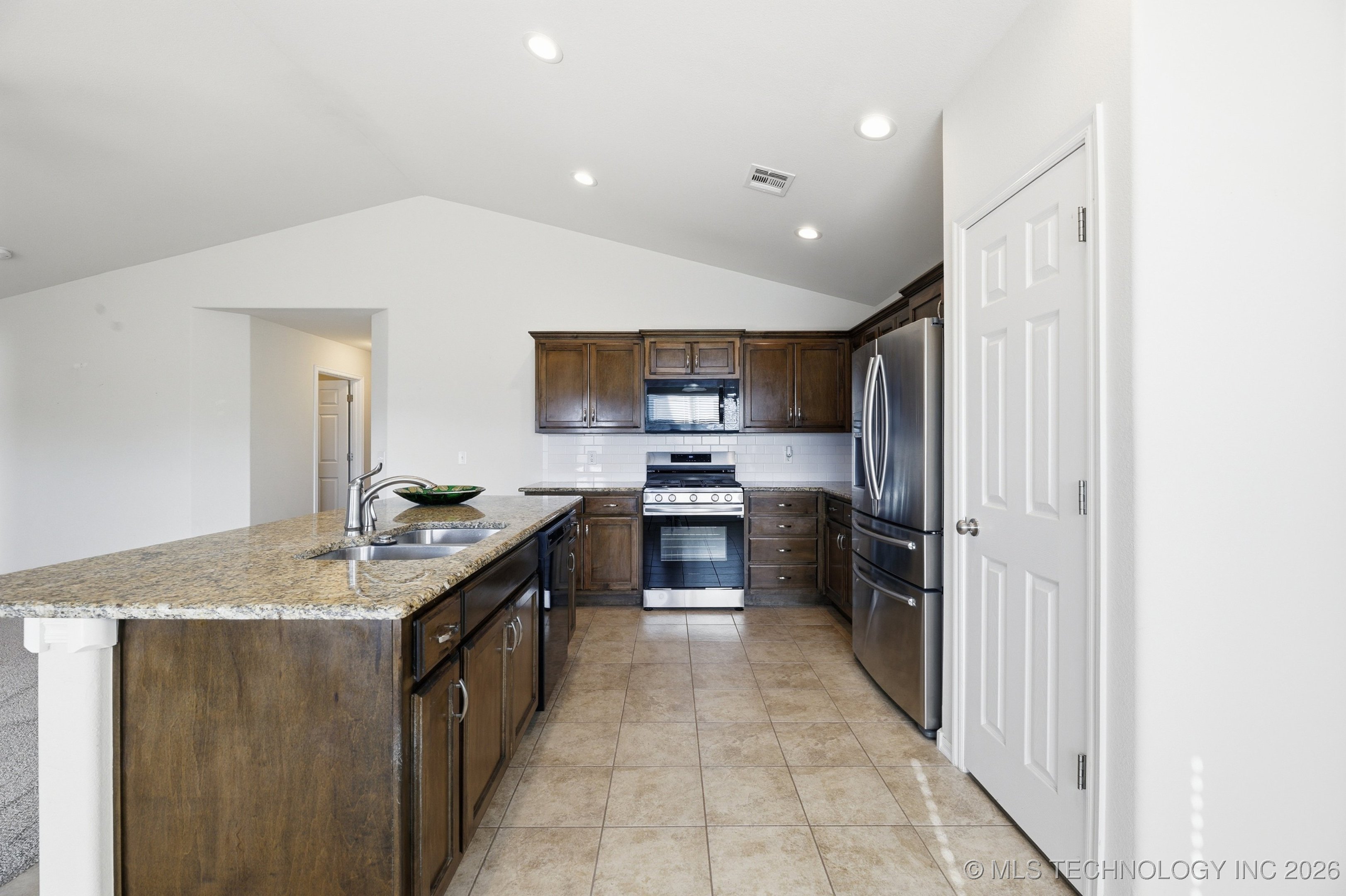 3904 W 104th Street S Property Photo 8