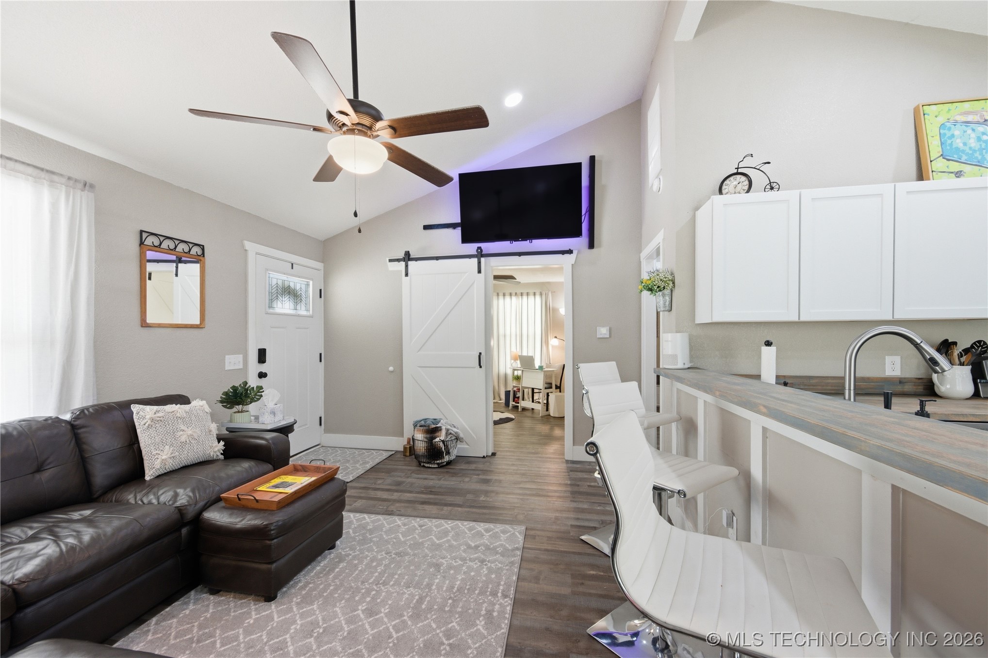 68 W 480 Road Property Photo 6