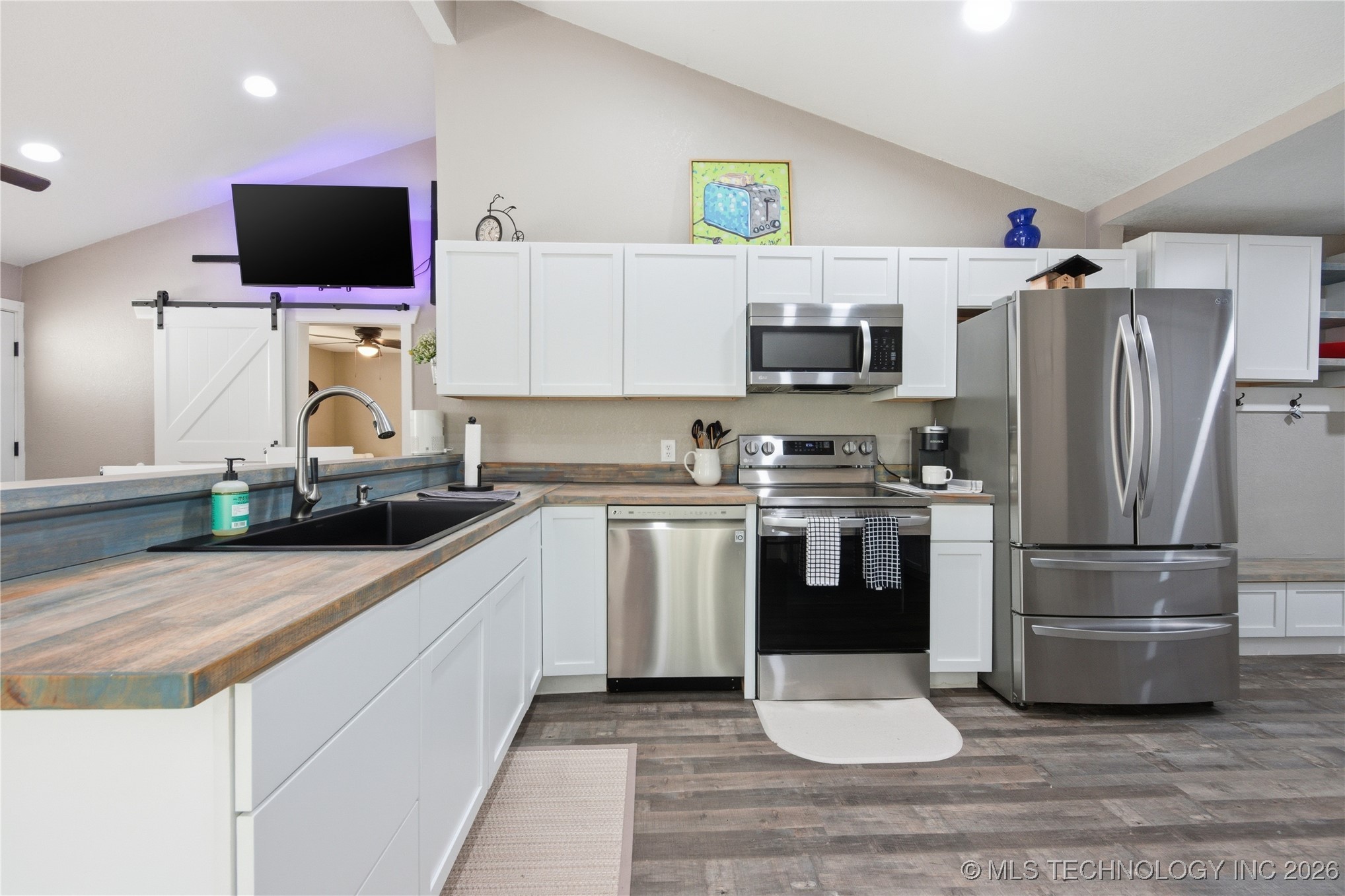 68 W 480 Road Property Photo 10