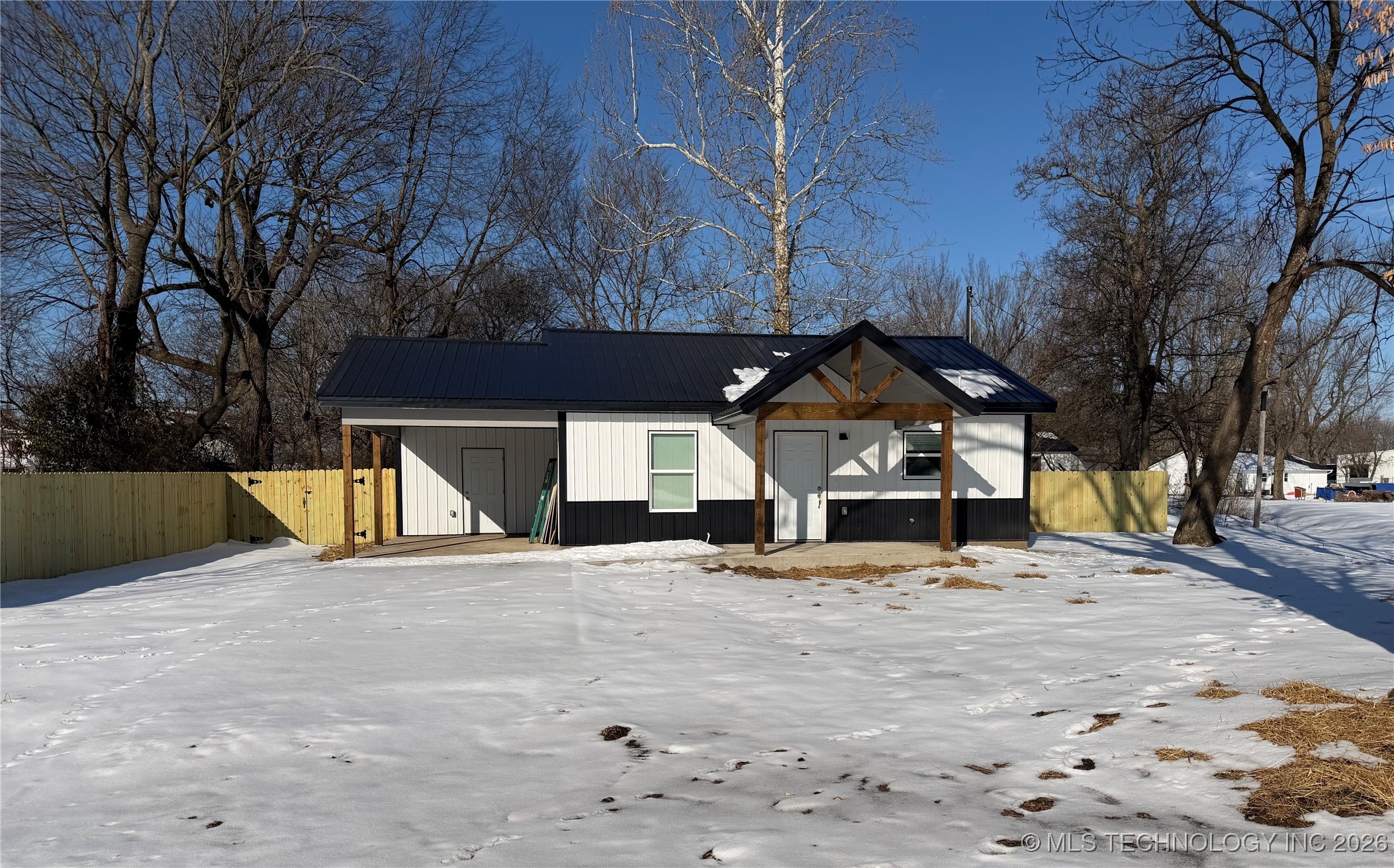 1286 Market Avenue Property Photo 1