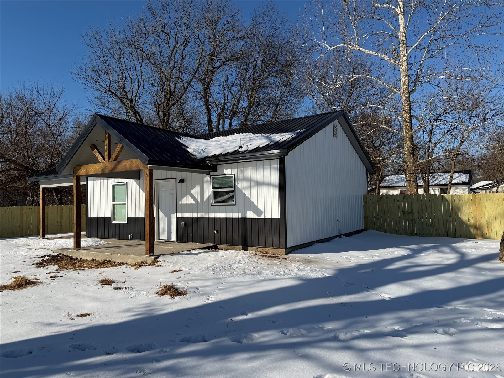 1286 Market Avenue Property Photo 2