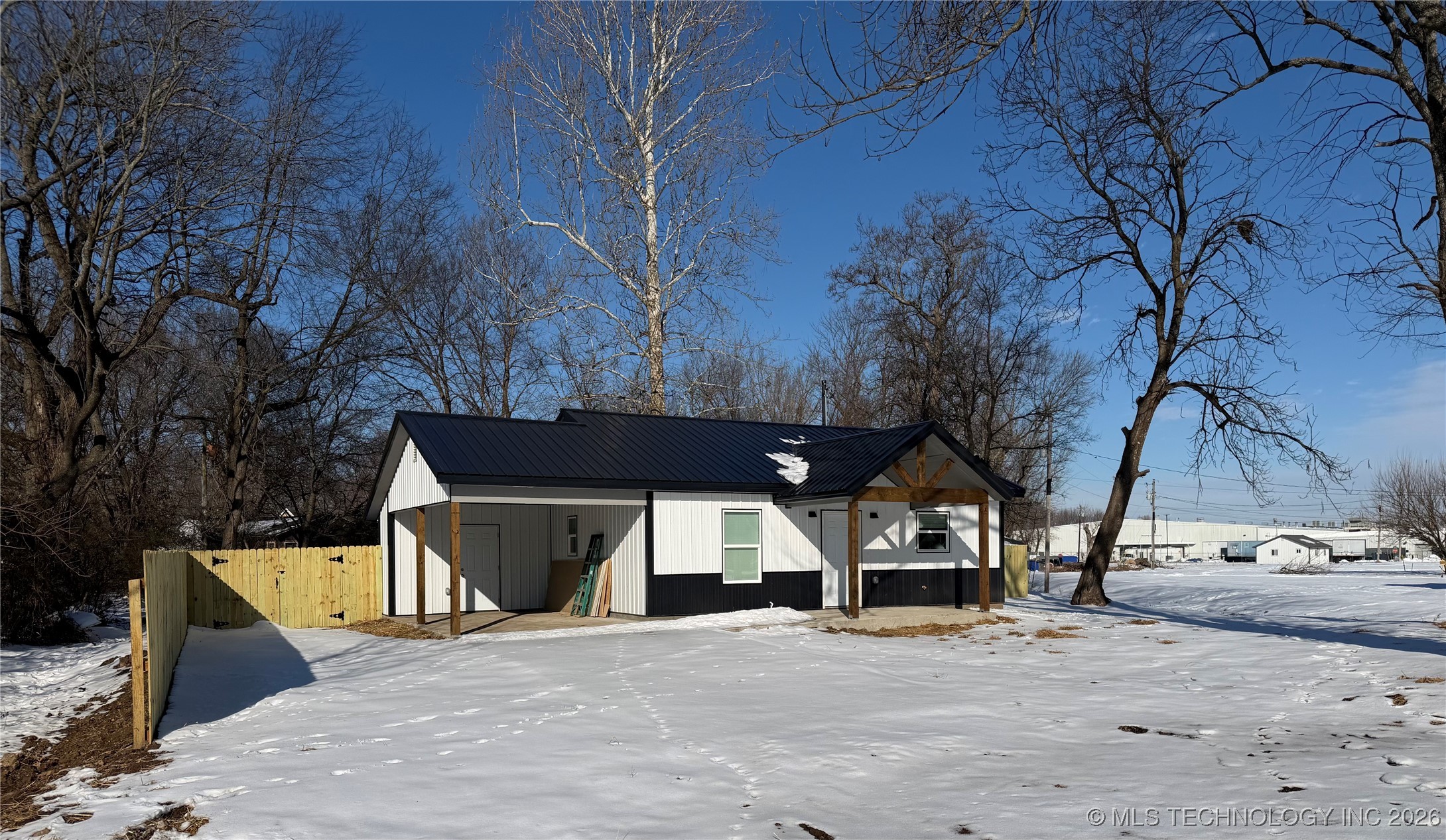 1286 Market Avenue Property Photo 3