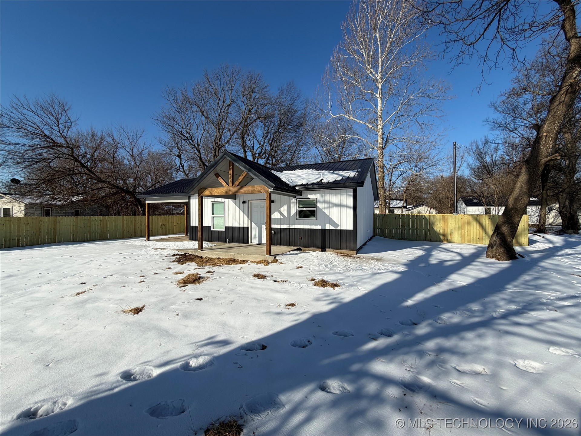 1286 Market Avenue Property Photo 4