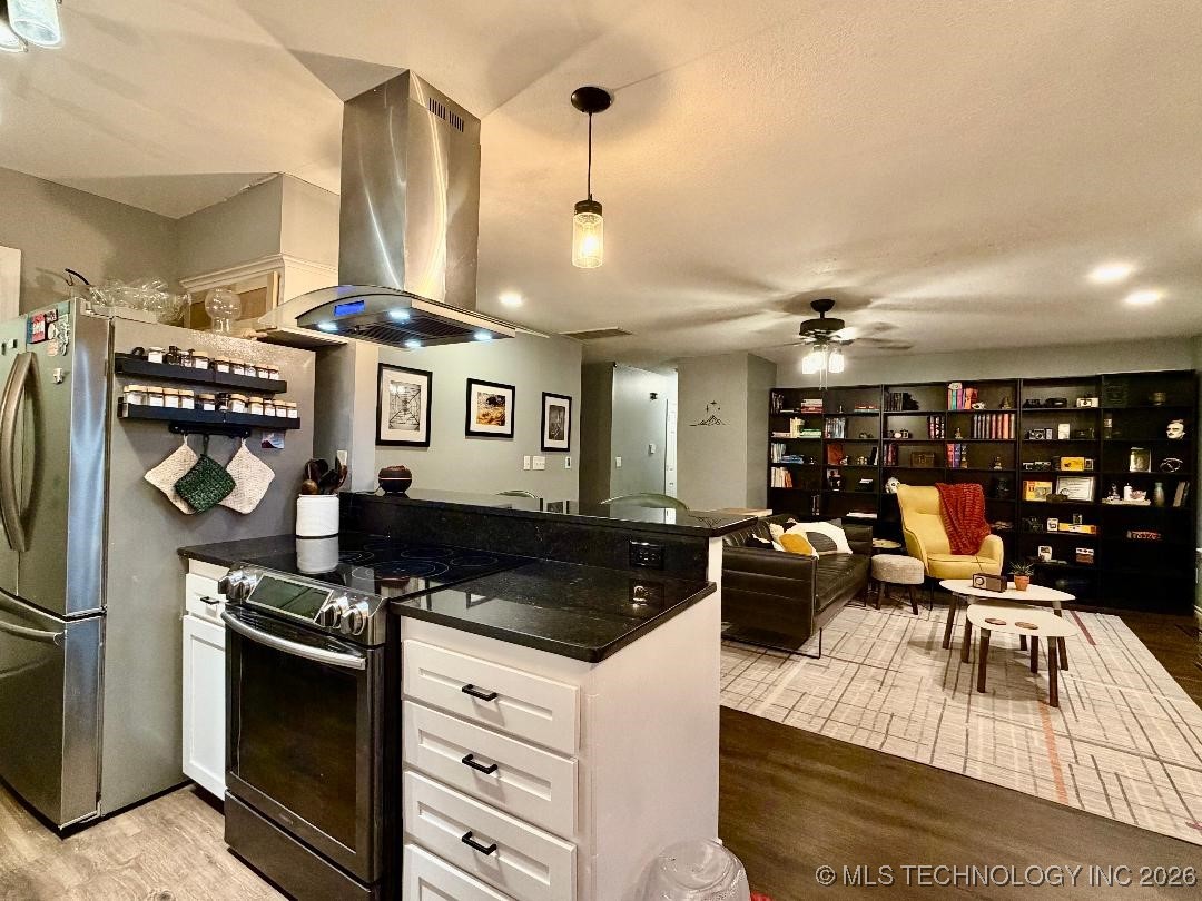 21609 E 32nd Place S Property Photo 2