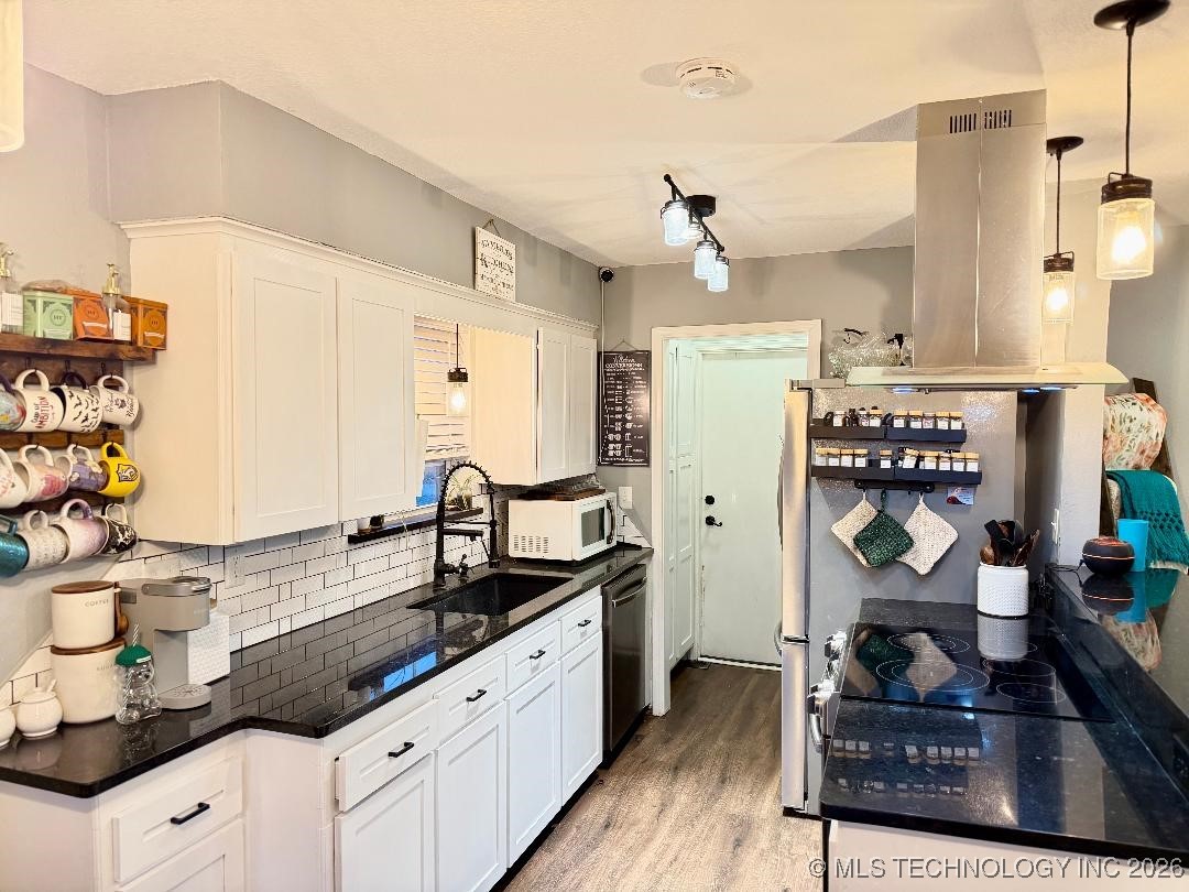 21609 E 32nd Place S Property Photo 13