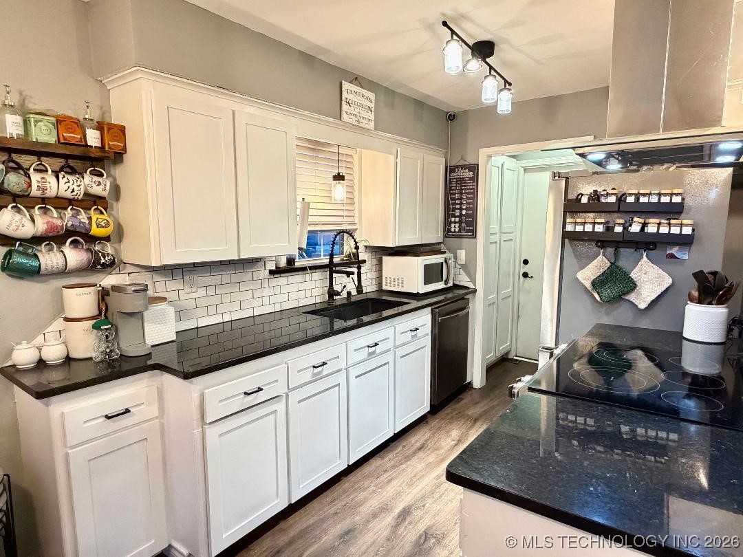 21609 E 32nd Place S Property Photo 14