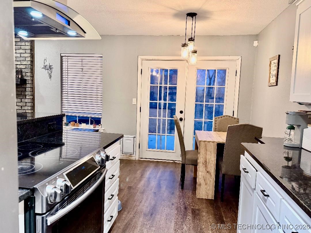 21609 E 32nd Place S Property Photo 15