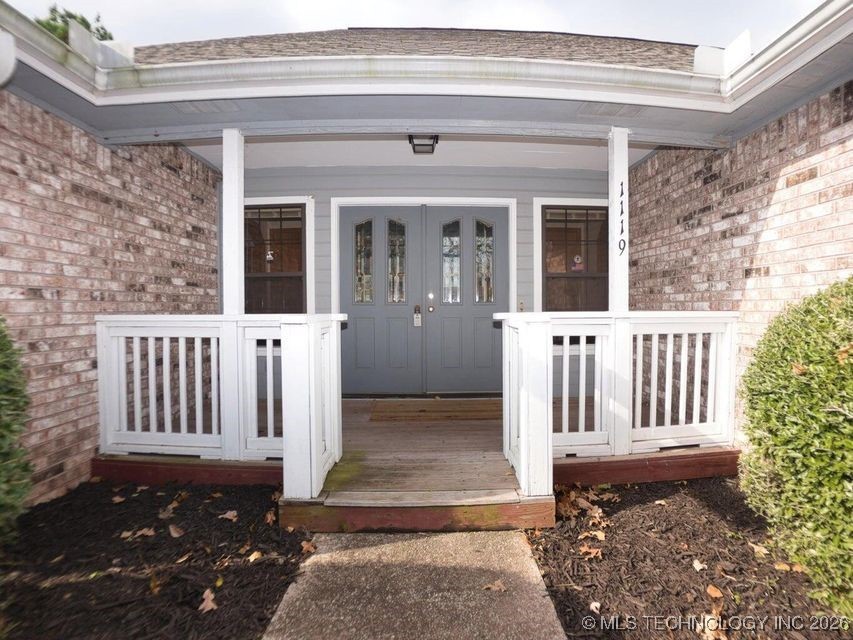 1119 Rolling Oaks Road Property Photo 3