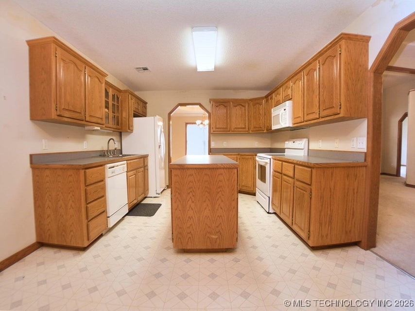 1119 Rolling Oaks Road Property Photo 13