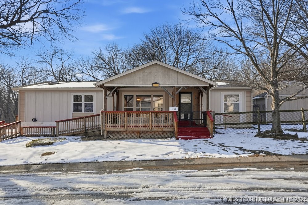 13706 Peabody Drive Property Photo 2