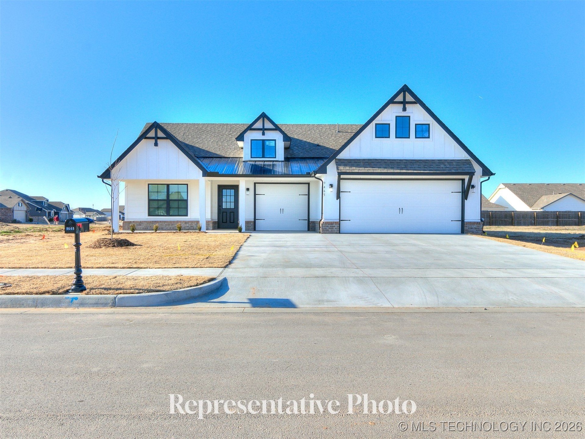 3814 W Laredo Street Property Photo 3