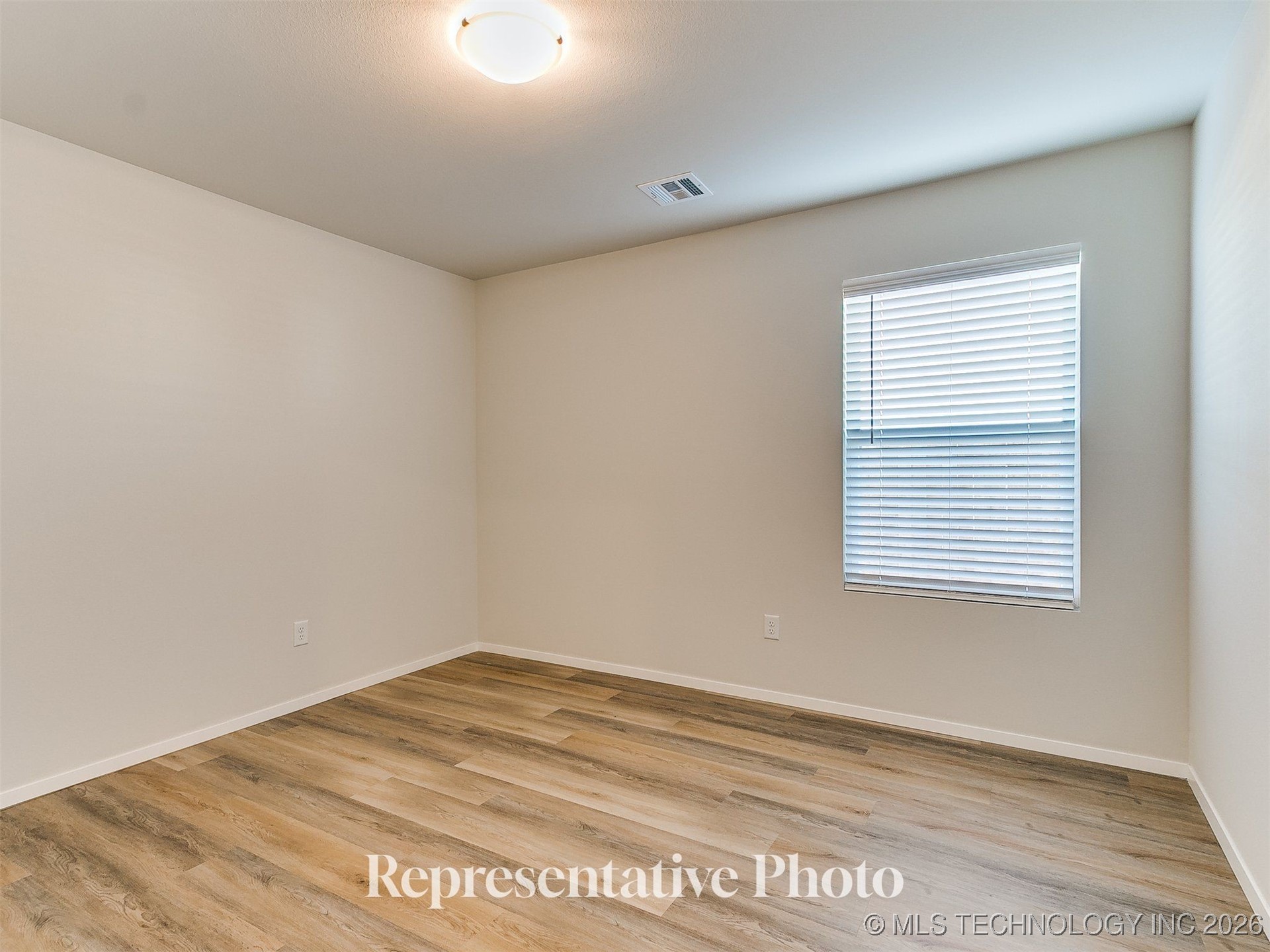 3814 W Laredo Street Property Photo 6