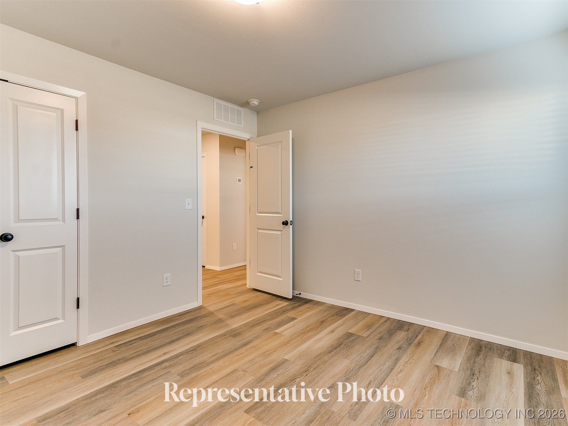 3814 W Laredo Street Property Photo 7