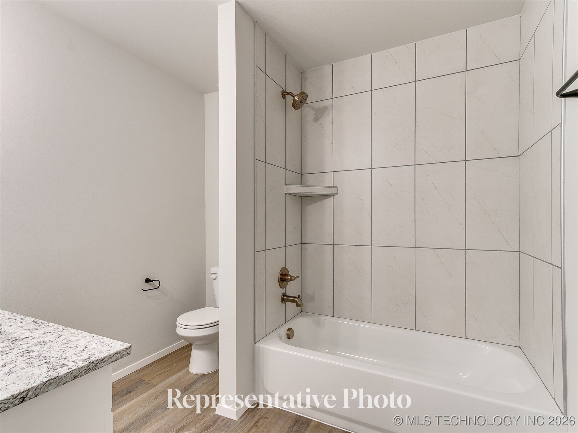 3814 W Laredo Street Property Photo 9